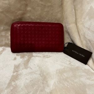 Bottega Veneta Intrecciato Weave Leather Wallet